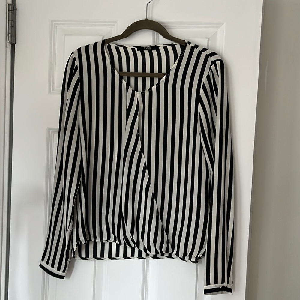 Seventy New Condition Black & White Stripe 💯 Silk Blouse